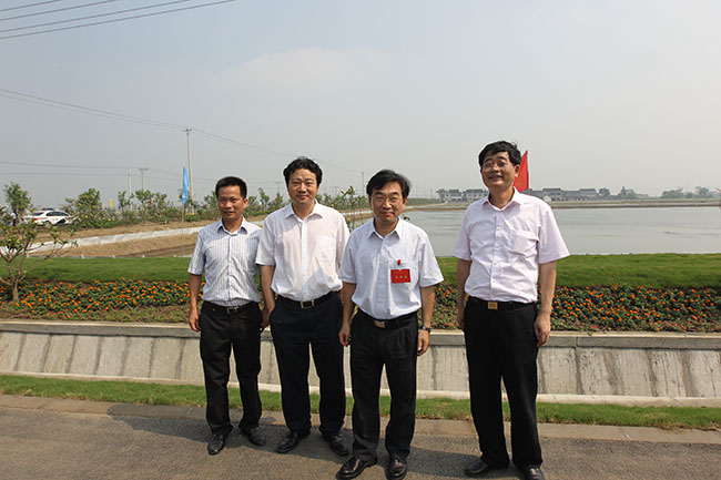 国家农业部副部长张桃林（右二）